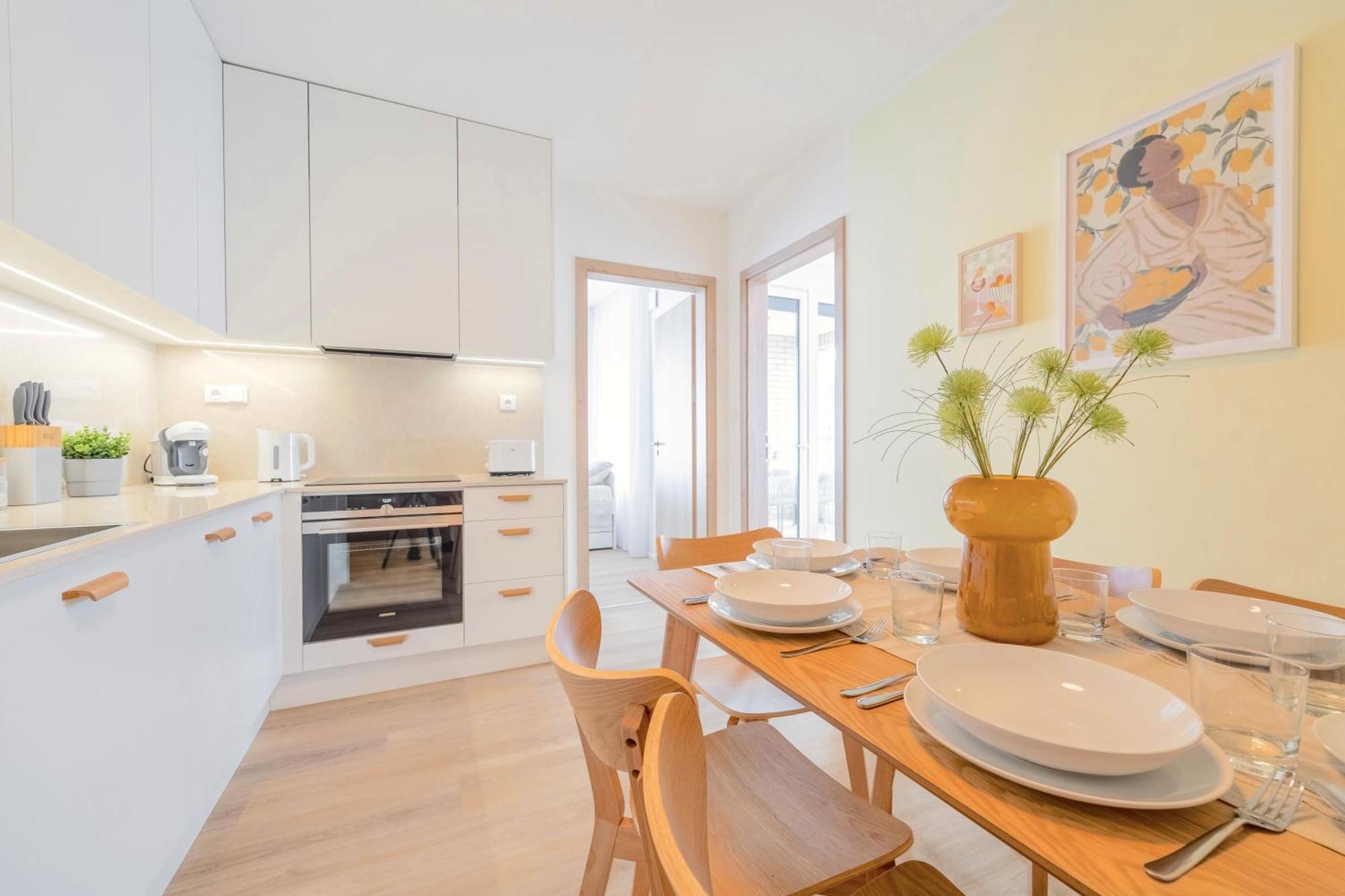 Bright 2Br - 4Th Floor, Balcony, Free Parking By Gravity Prague Apartment Luaran gambar