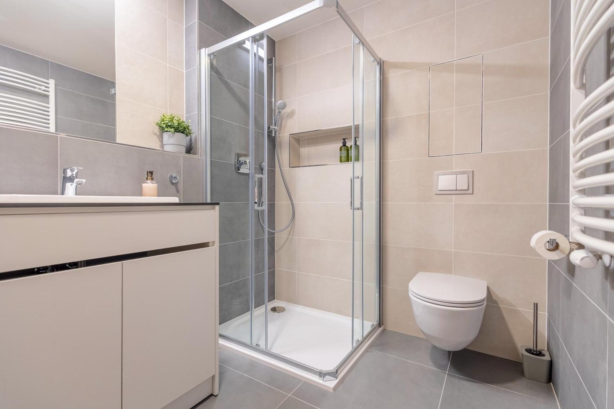 Bright 2Br - 4Th Floor, Balcony, Free Parking By Gravity Prague Apartment Luaran gambar