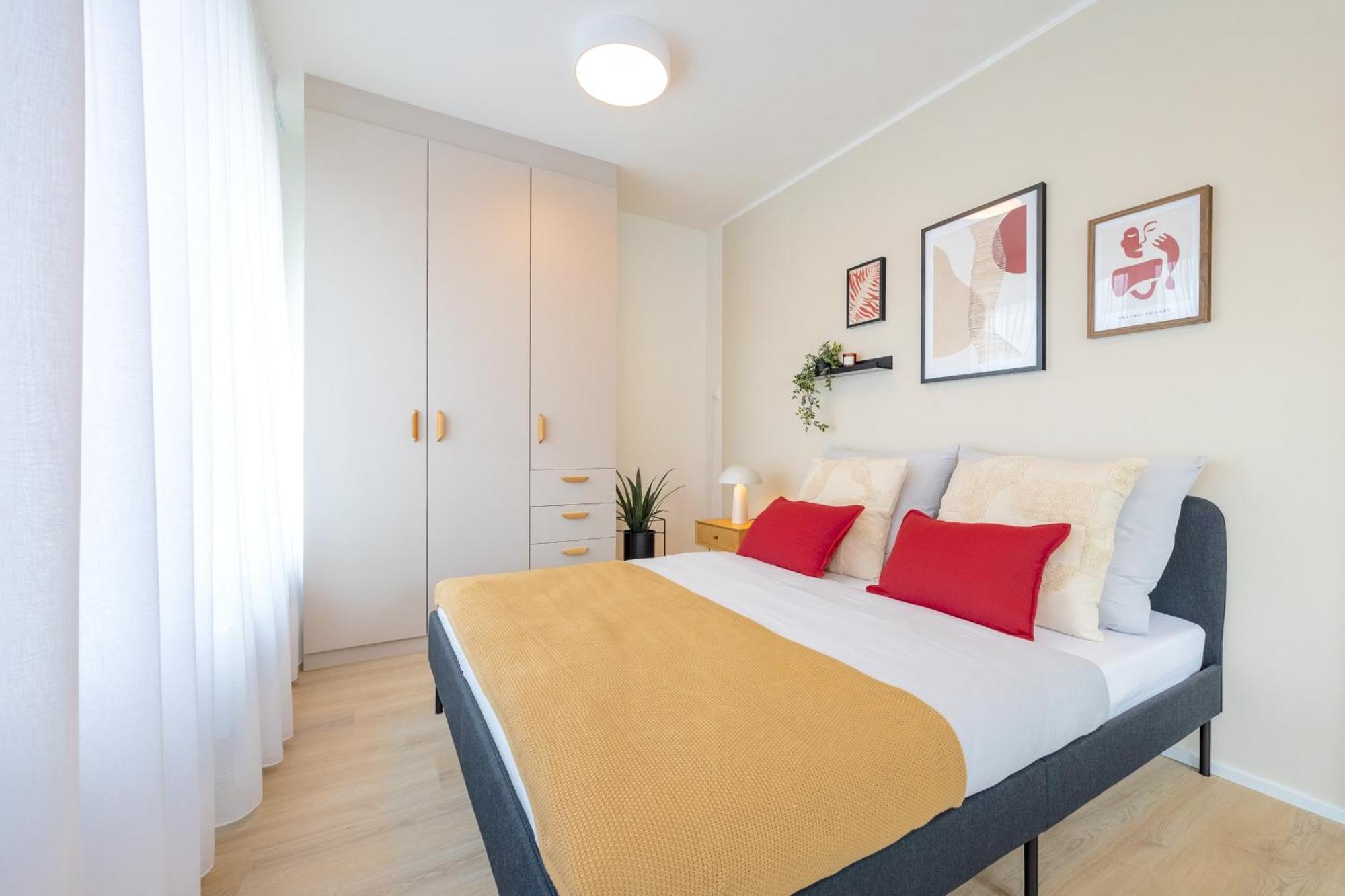 Bright 2Br - 4Th Floor, Balcony, Free Parking By Gravity Prague Apartment Luaran gambar