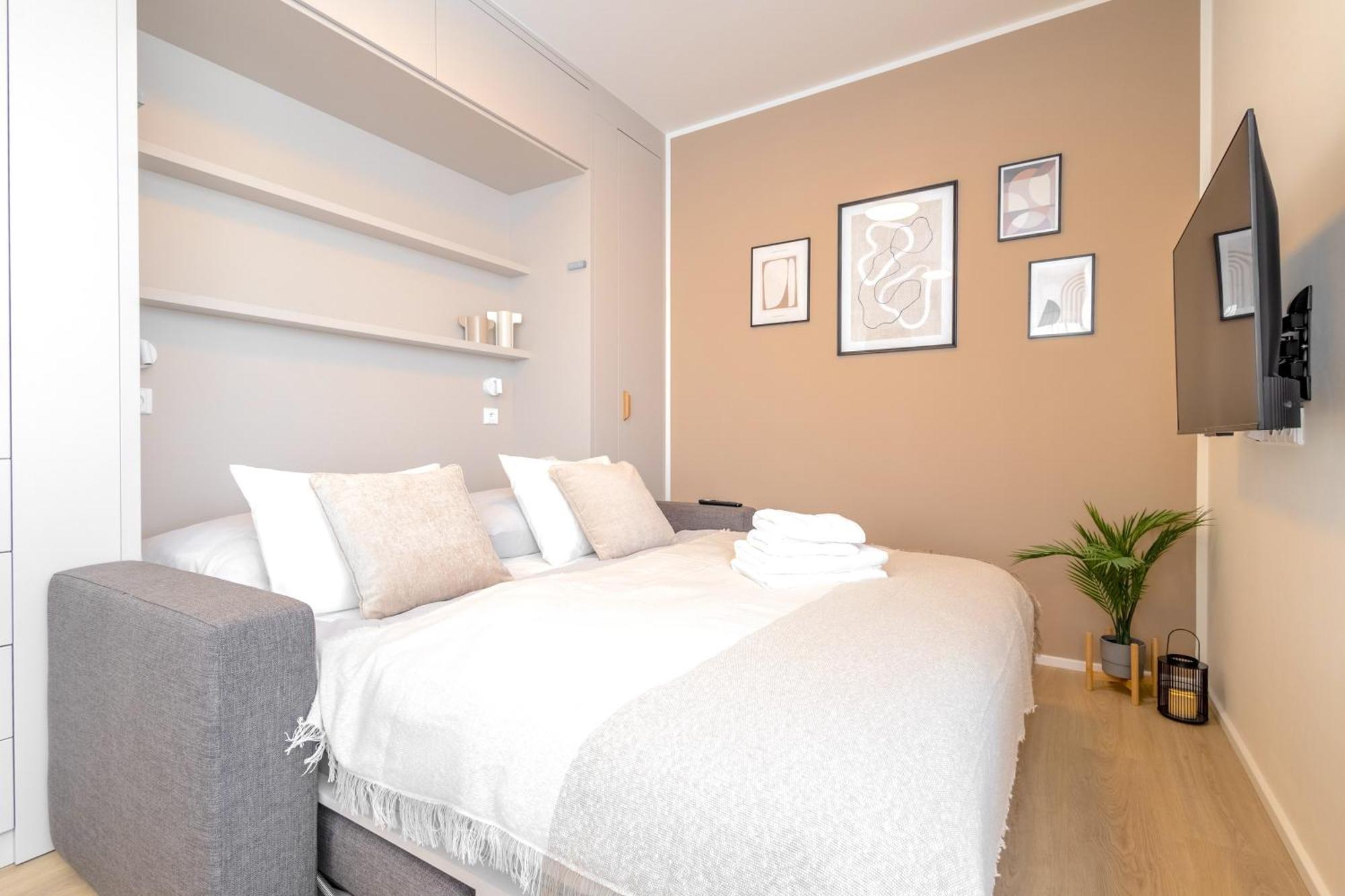 Bright 2Br - 4Th Floor, Balcony, Free Parking By Gravity Prague Apartment Luaran gambar