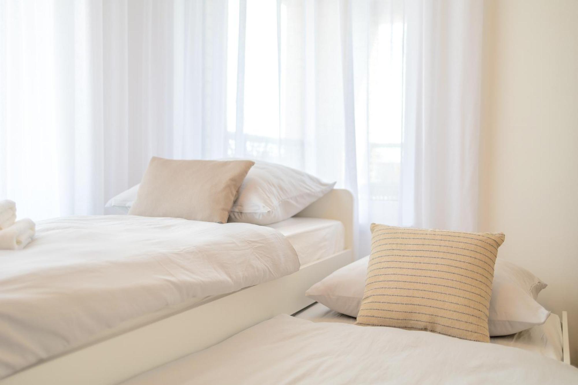 Bright 2Br - 4Th Floor, Balcony, Free Parking By Gravity Prague Apartment Luaran gambar