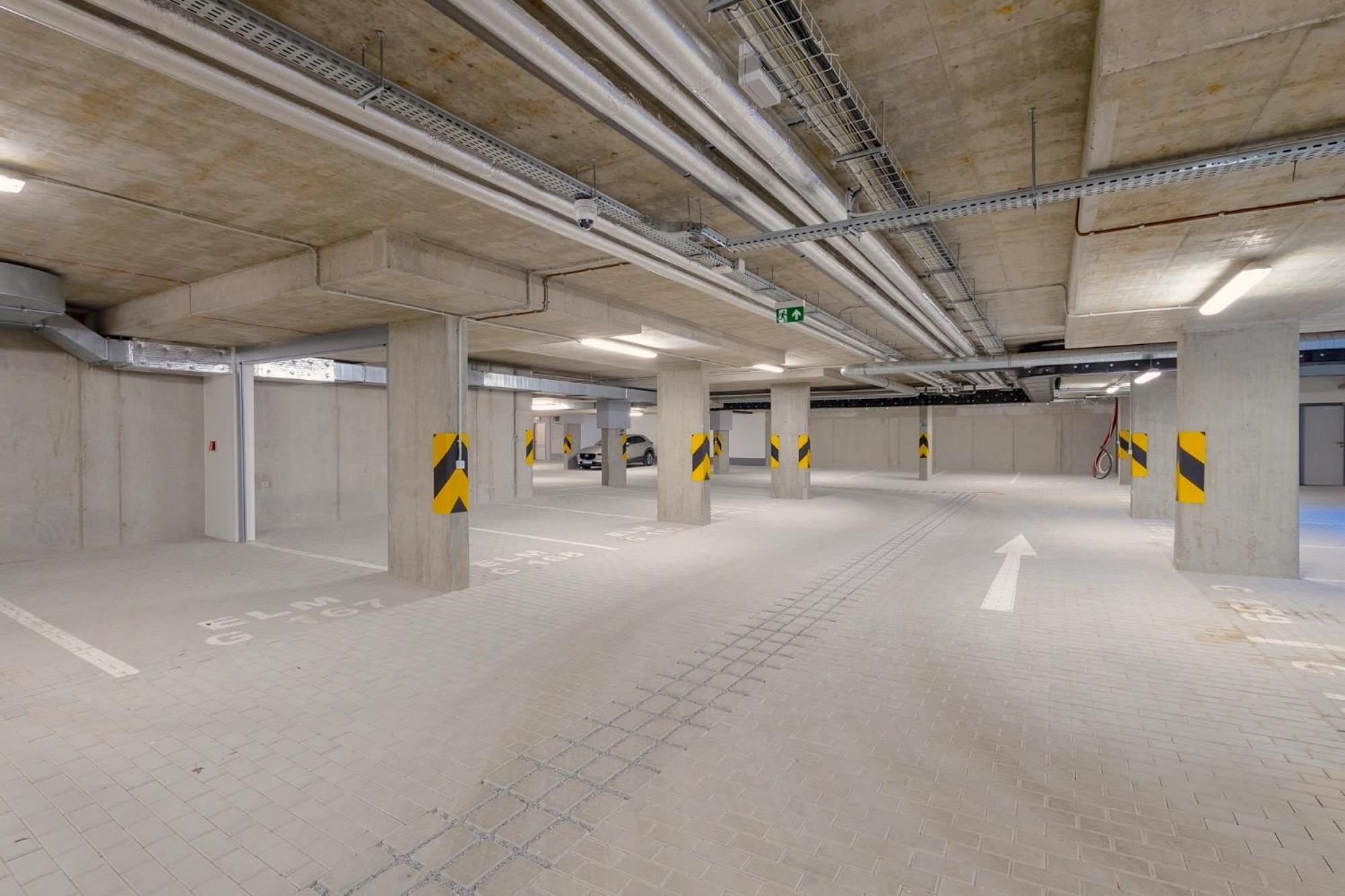 Bright 2Br - 4Th Floor, Balcony, Free Parking By Gravity Prague Apartment Luaran gambar